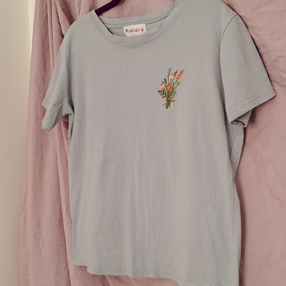 3/15$ Embroidered t-shirt - Picture 2 of 3